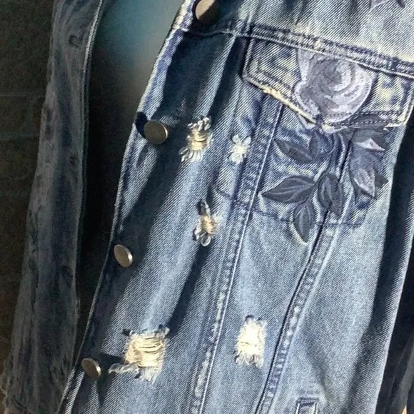 ⭐️ TINSEL - Sz M - totally distressed jean jacket all over - rounded hem as well