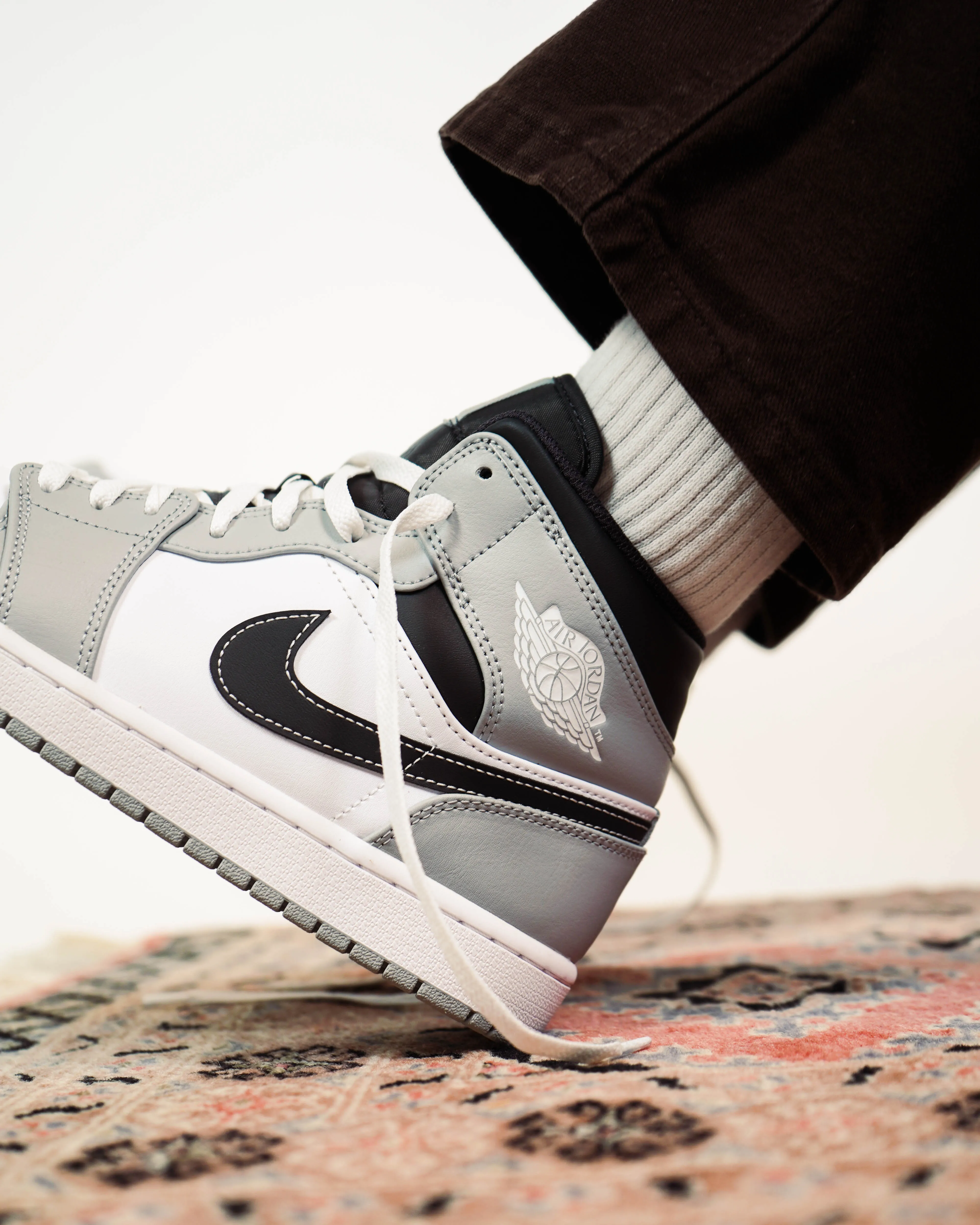 Air Jordan 1 Mid Light Smoke Grey Anthracite