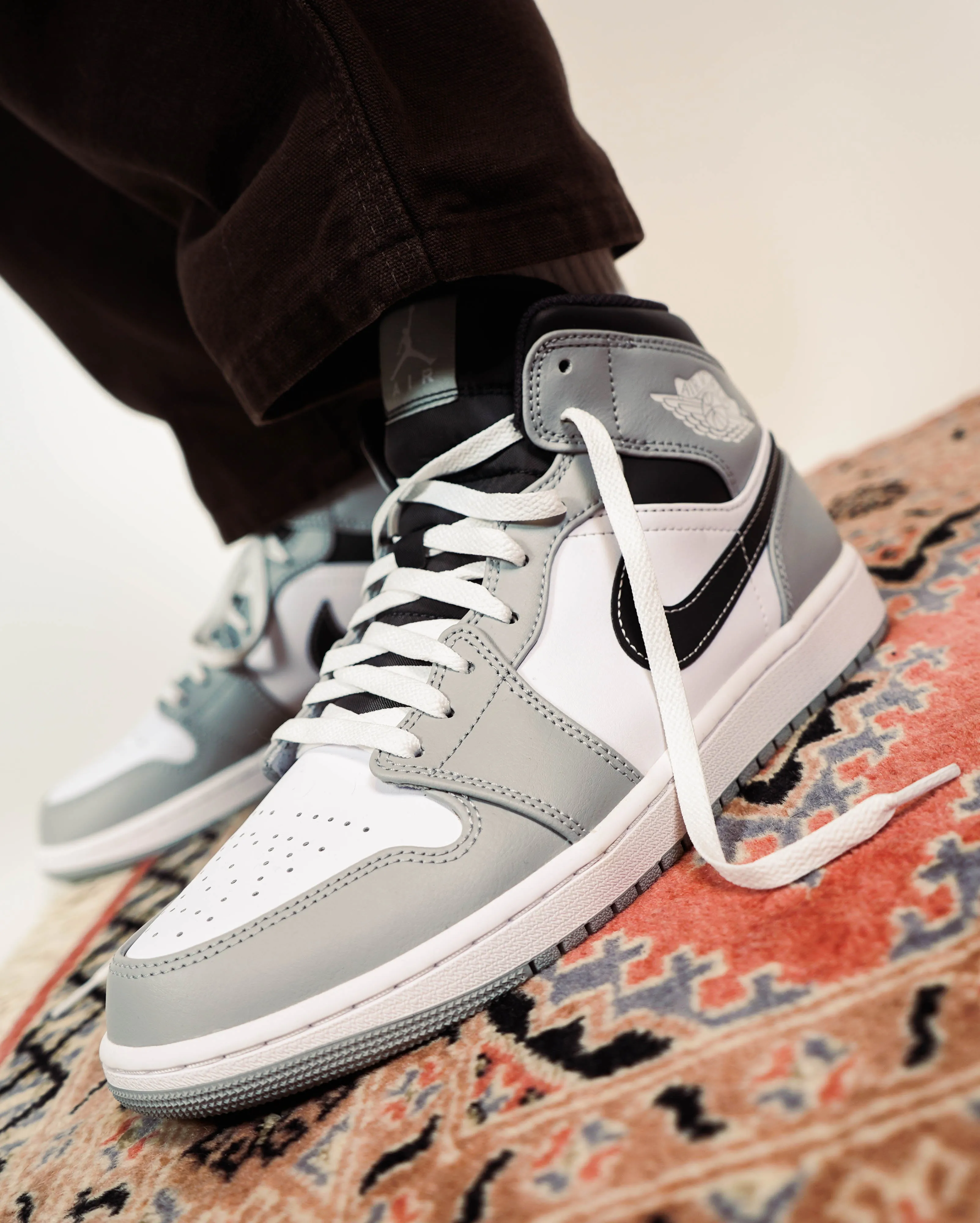 Air Jordan 1 Mid Light Smoke Grey Anthracite