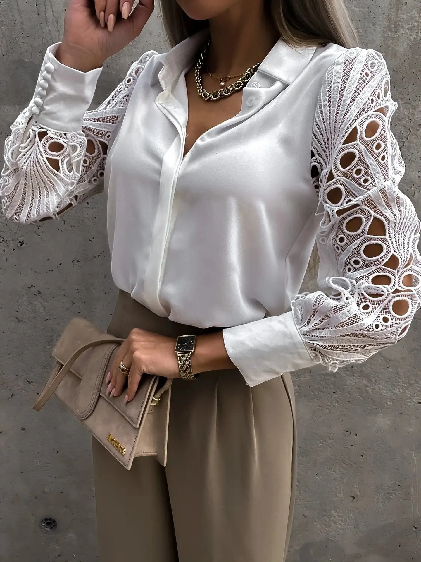 Amelia – Elegant Chiffon V-Neck Blouse