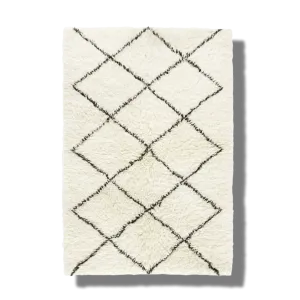 Black and White Minimalist Shaggy Hand Woven Wool Rug