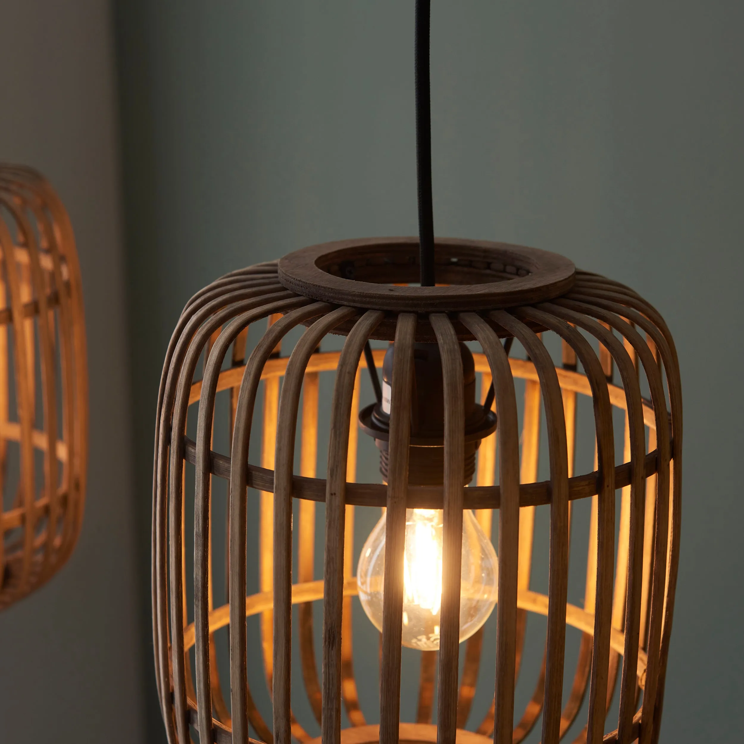 Endon 101775 Mathias 3lt Pendant Natural bamboo, plywood & matt black paint 3 x 10W LED E27 (Required)
