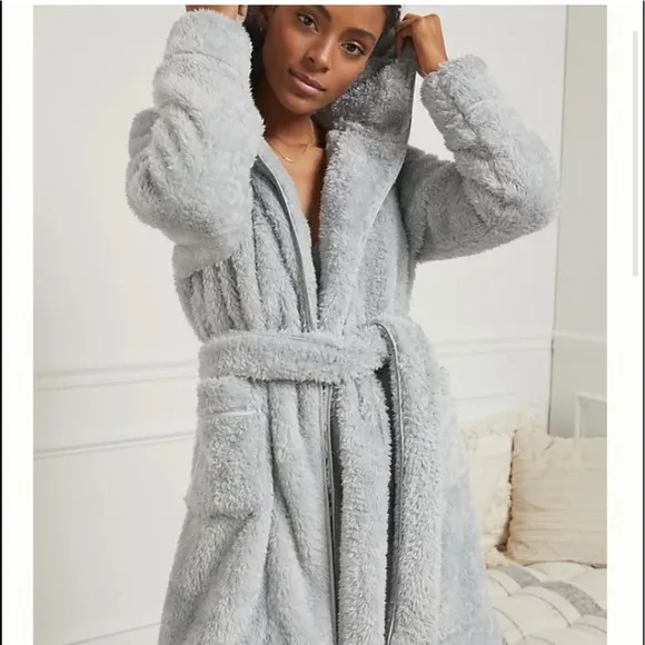 Extremely Soft &amp; Cuddle Pretty Light_Grey Robe with Hoodie &amp; Belt “Wake Up”
