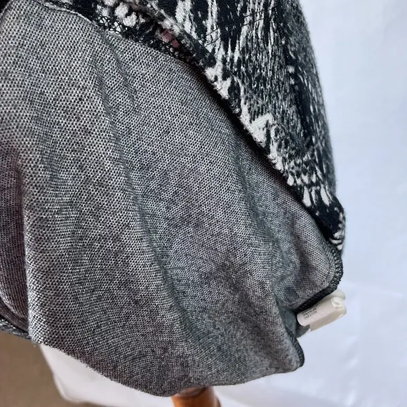 Karen Kane Black &amp; White Snakeskin Print Knit Pencil Skirt - Size Small