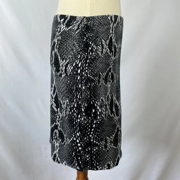Karen Kane Black &amp; White Snakeskin Print Knit Pencil Skirt - Size Small
