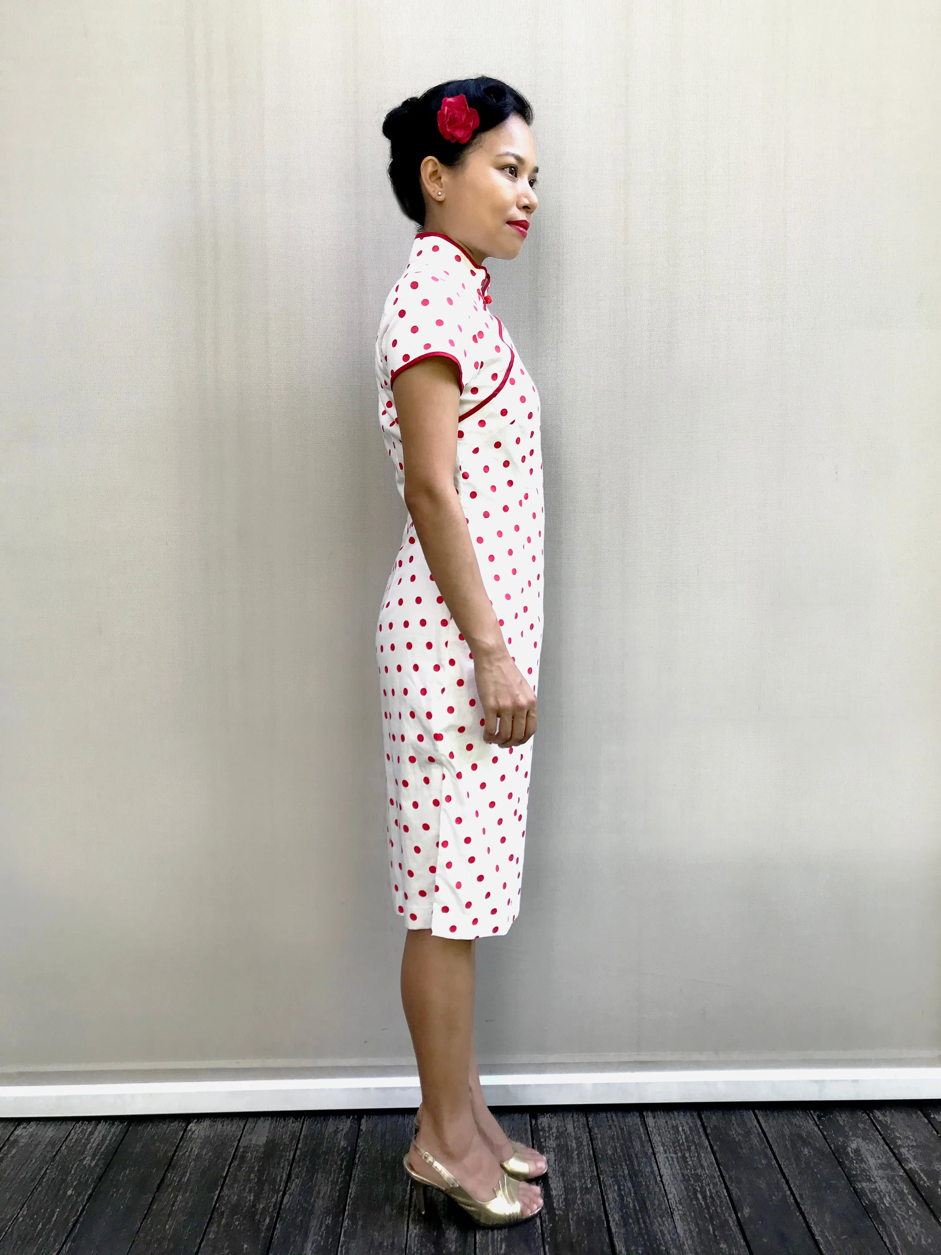KWEE SWEE Classic Fitted Polka Dot Cheong Sam
