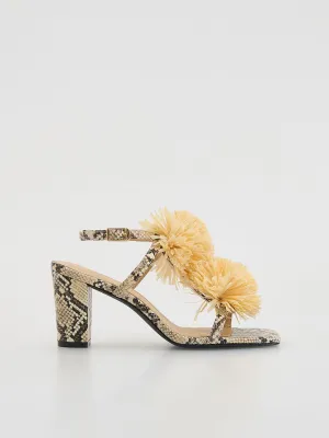 LADIES` STRAPPY SANDALS