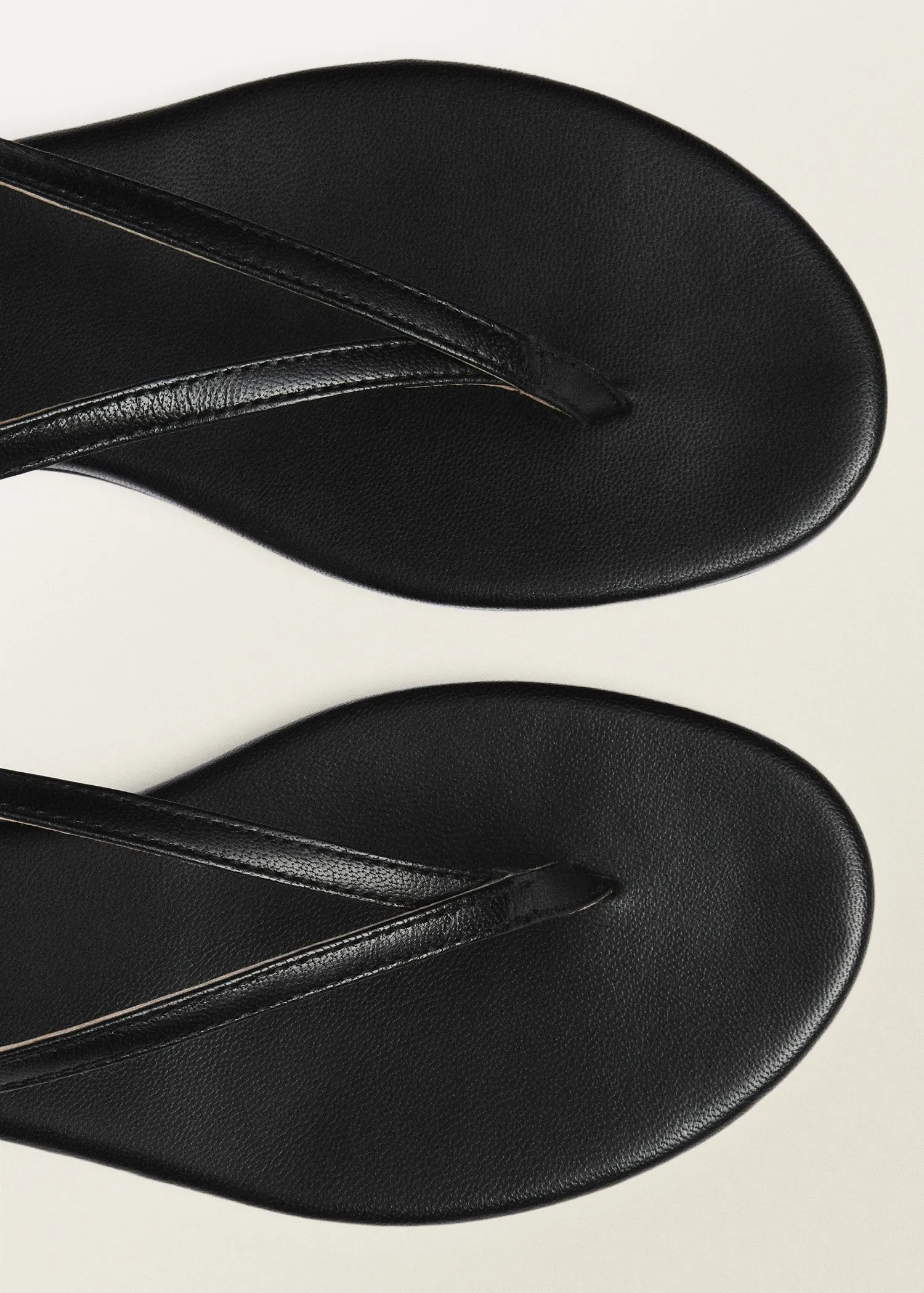 Leather straps sandals