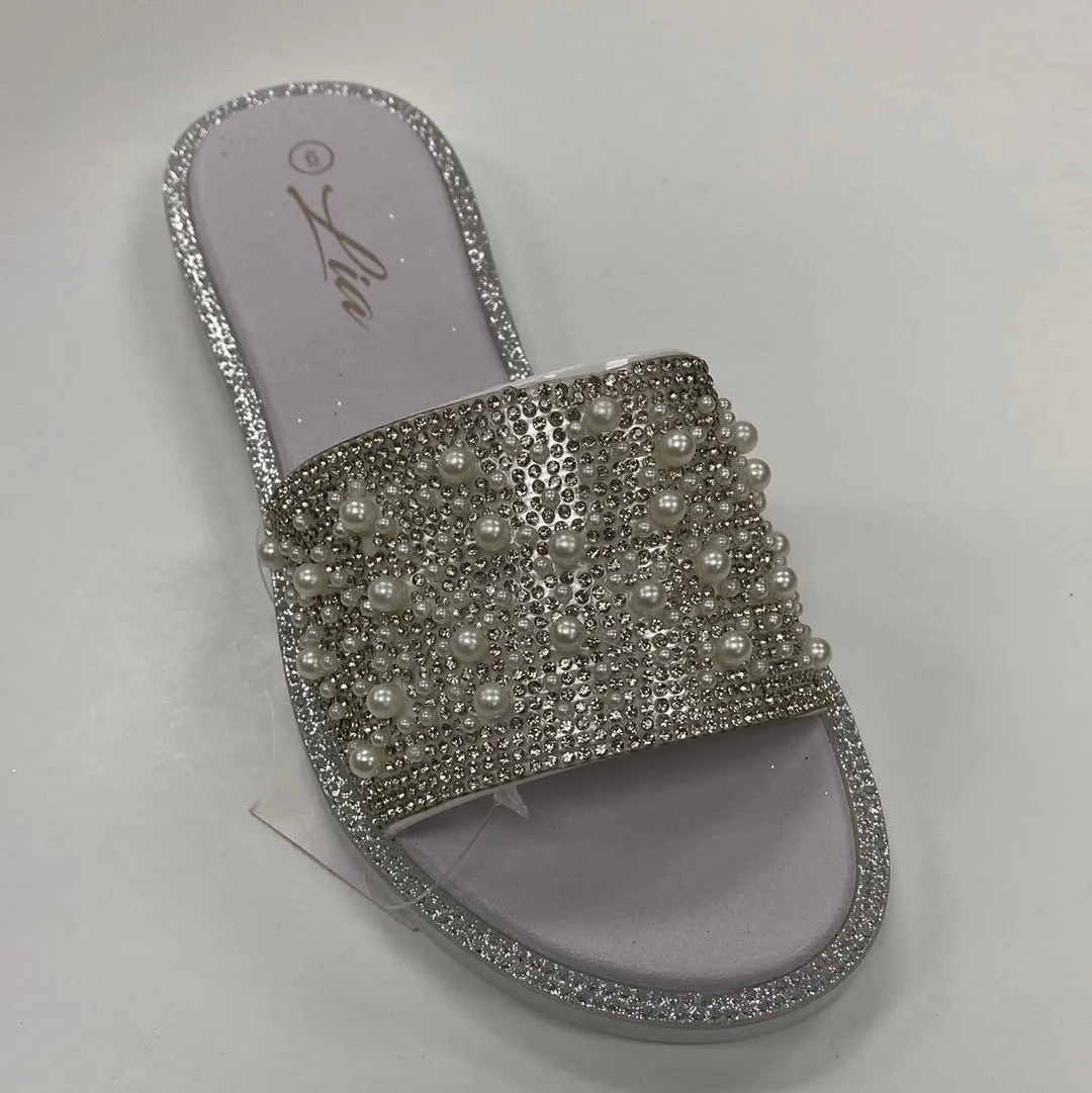 Lis6082w Lia flat sandals