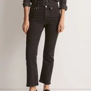 Madewell Mid Rise Kick Out Flare in Starkey Wash Size 28