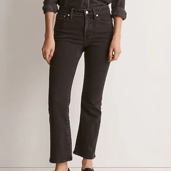 Madewell Mid Rise Kick Out Flare in Starkey Wash Size 28