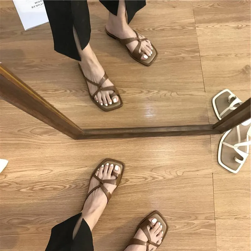 Minimalist Strappy Toe-Loop Sandals
