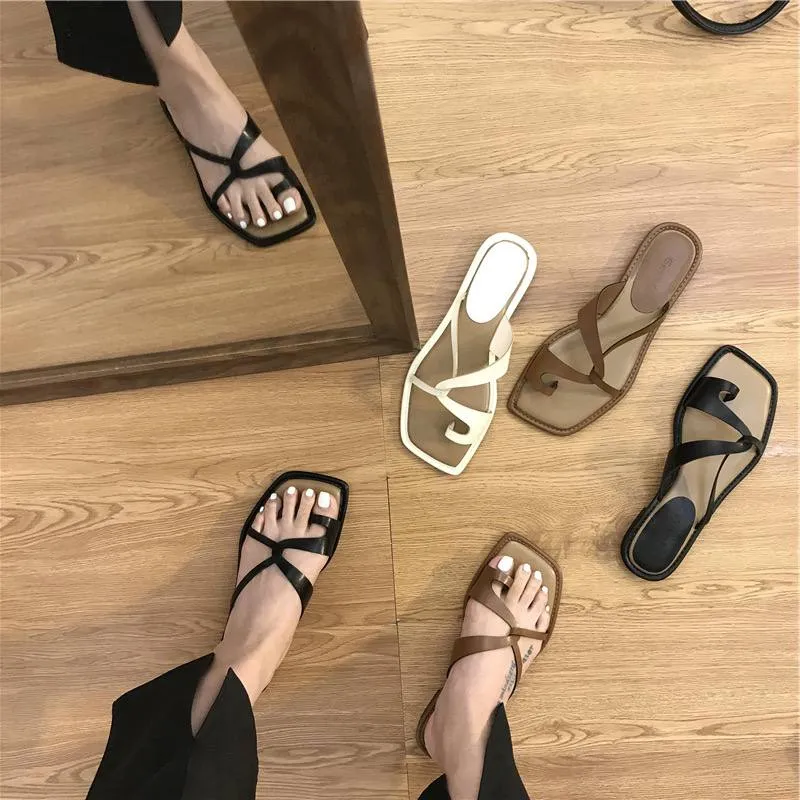 Minimalist Strappy Toe-Loop Sandals