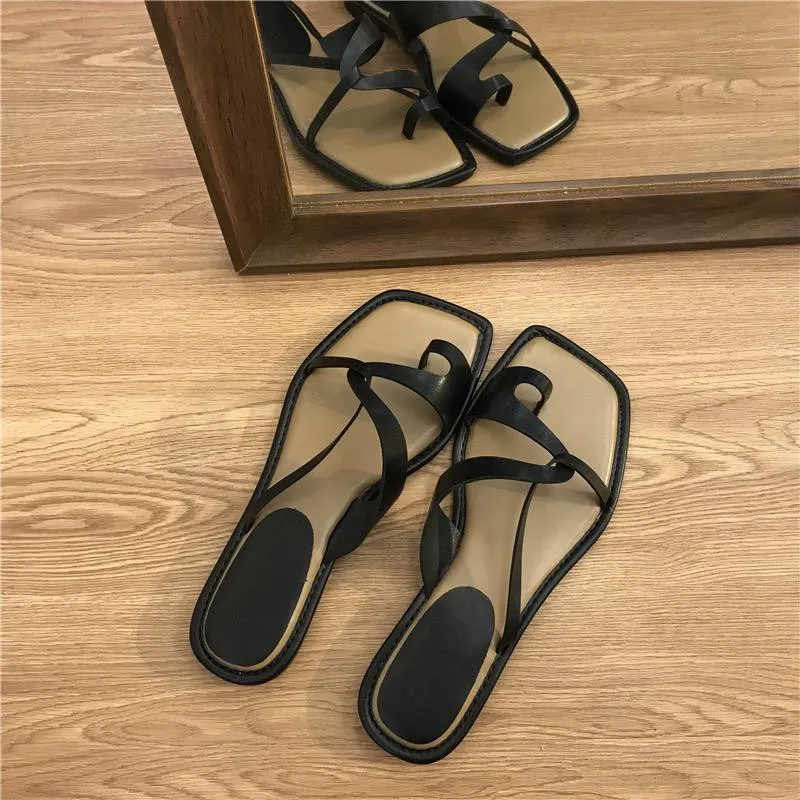 Minimalist Strappy Toe-Loop Sandals