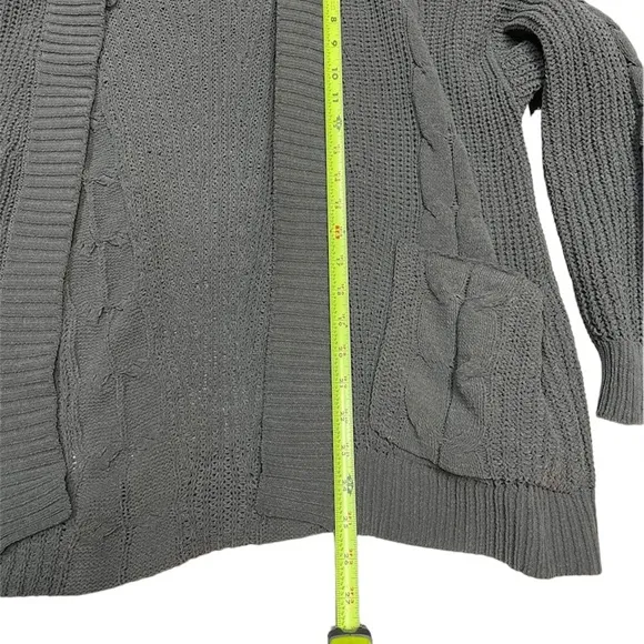 NWOT American Eagle Army Green Short Soft Knitted Sweater Cardigan (size M)