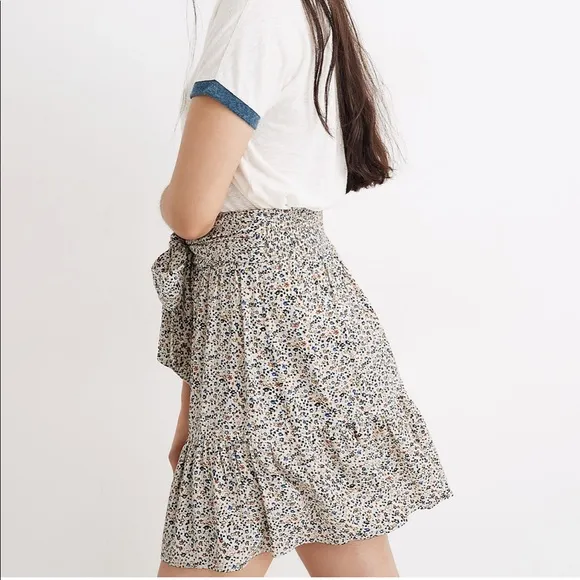 NWT - Madewell Tie-Waist Tiered Mini Skirt in Fieldwalk Floral - Size XS