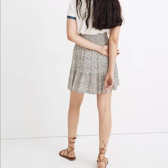 NWT - Madewell Tie-Waist Tiered Mini Skirt in Fieldwalk Floral - Size XS