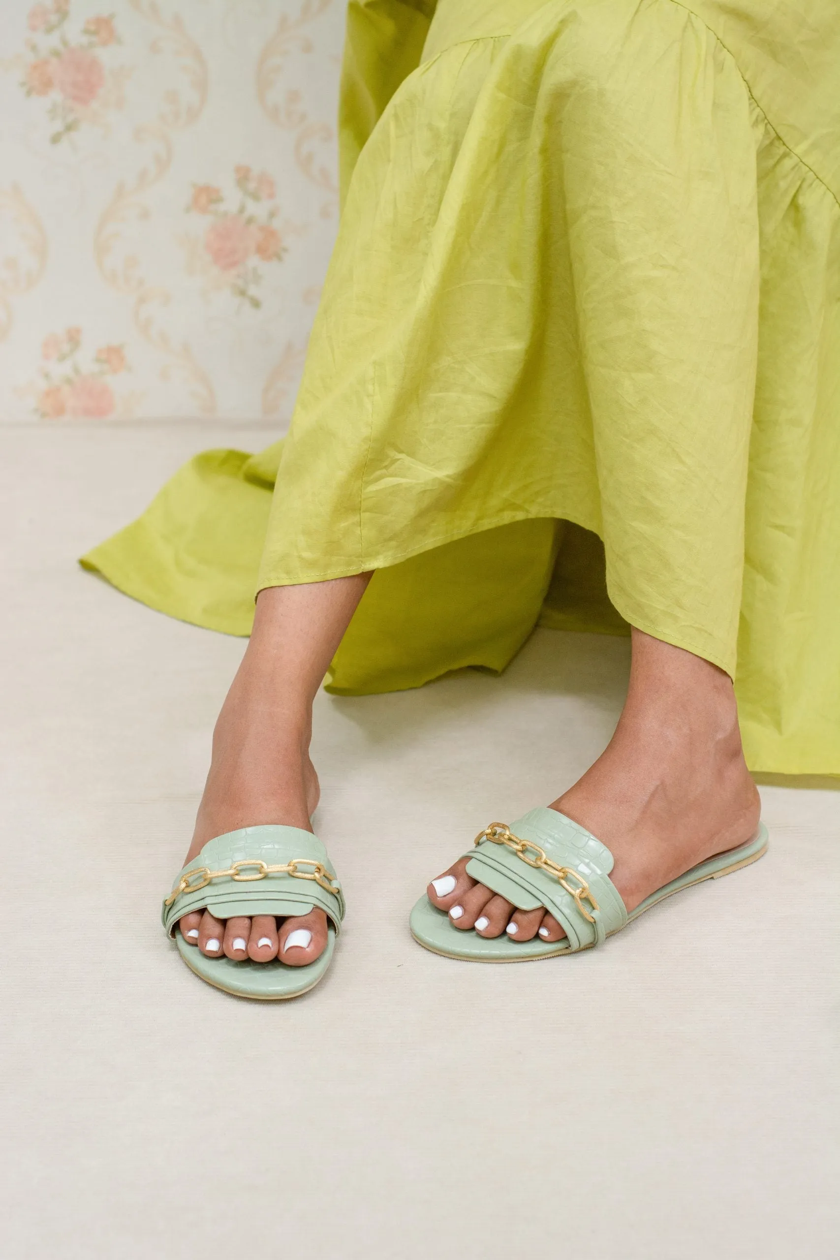 Oak Chained Flat Sandals