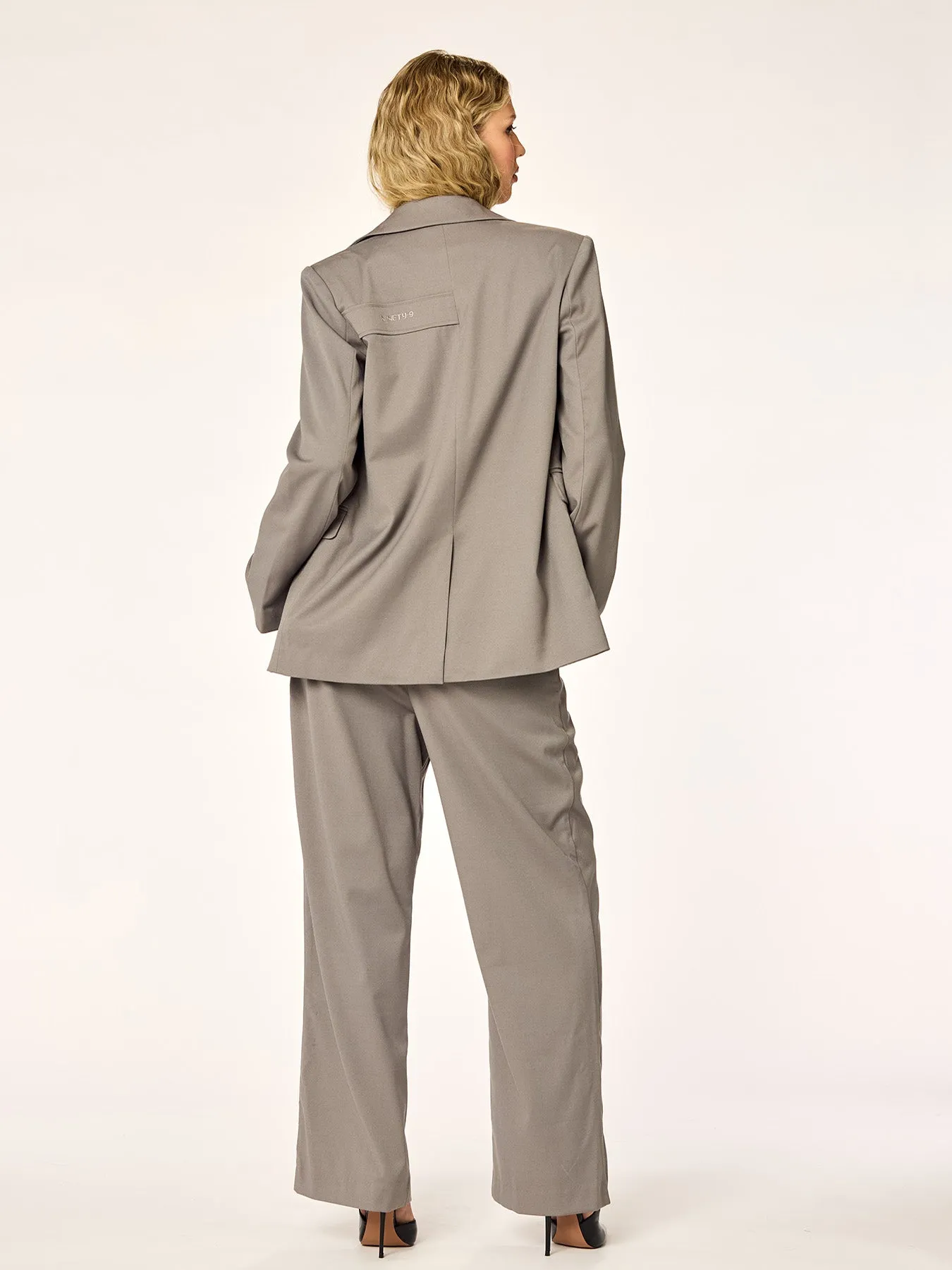 SET - BLAZING OVERSIZED BLAZER AND SUIT PANTS • Grey