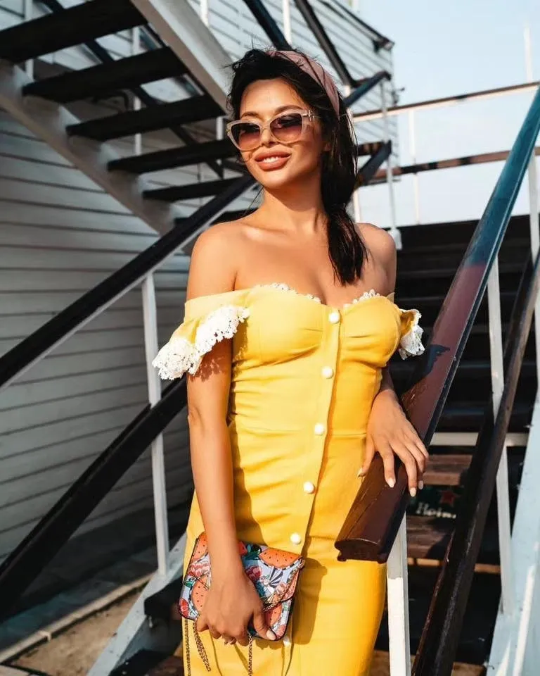 Slim mid-length camisole dress