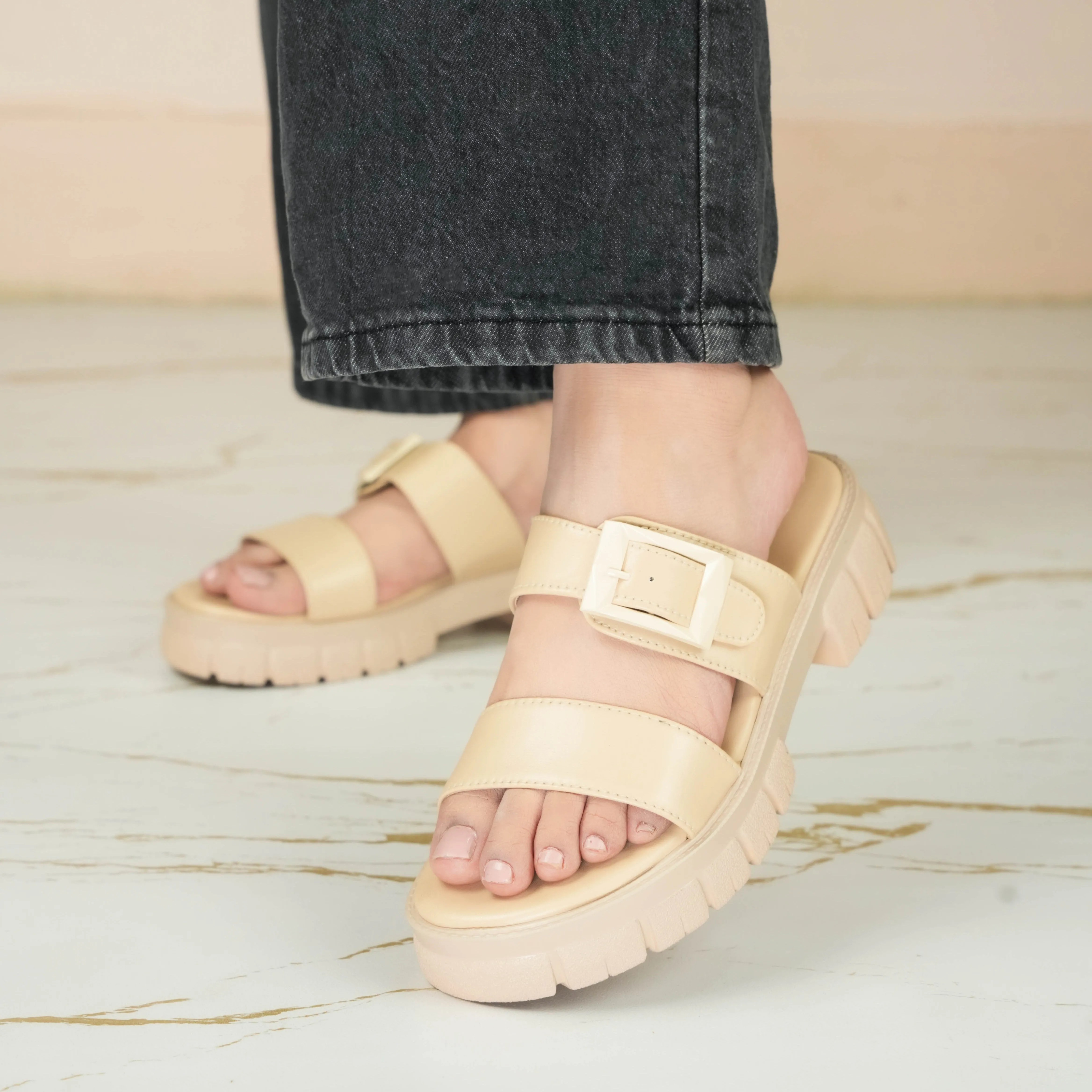 STRAPPY BEIGE