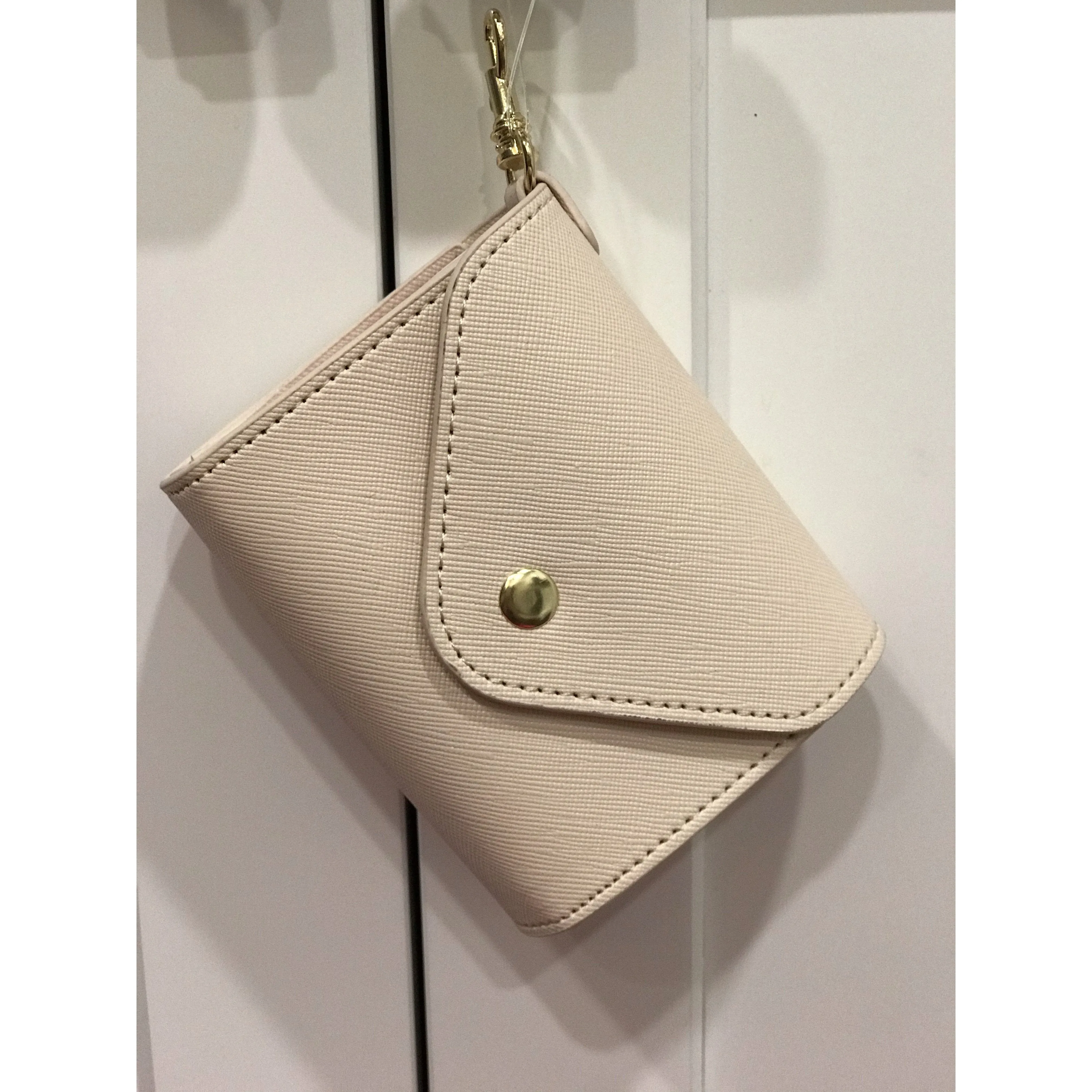 The Dainty Girl Poo Bag Holder