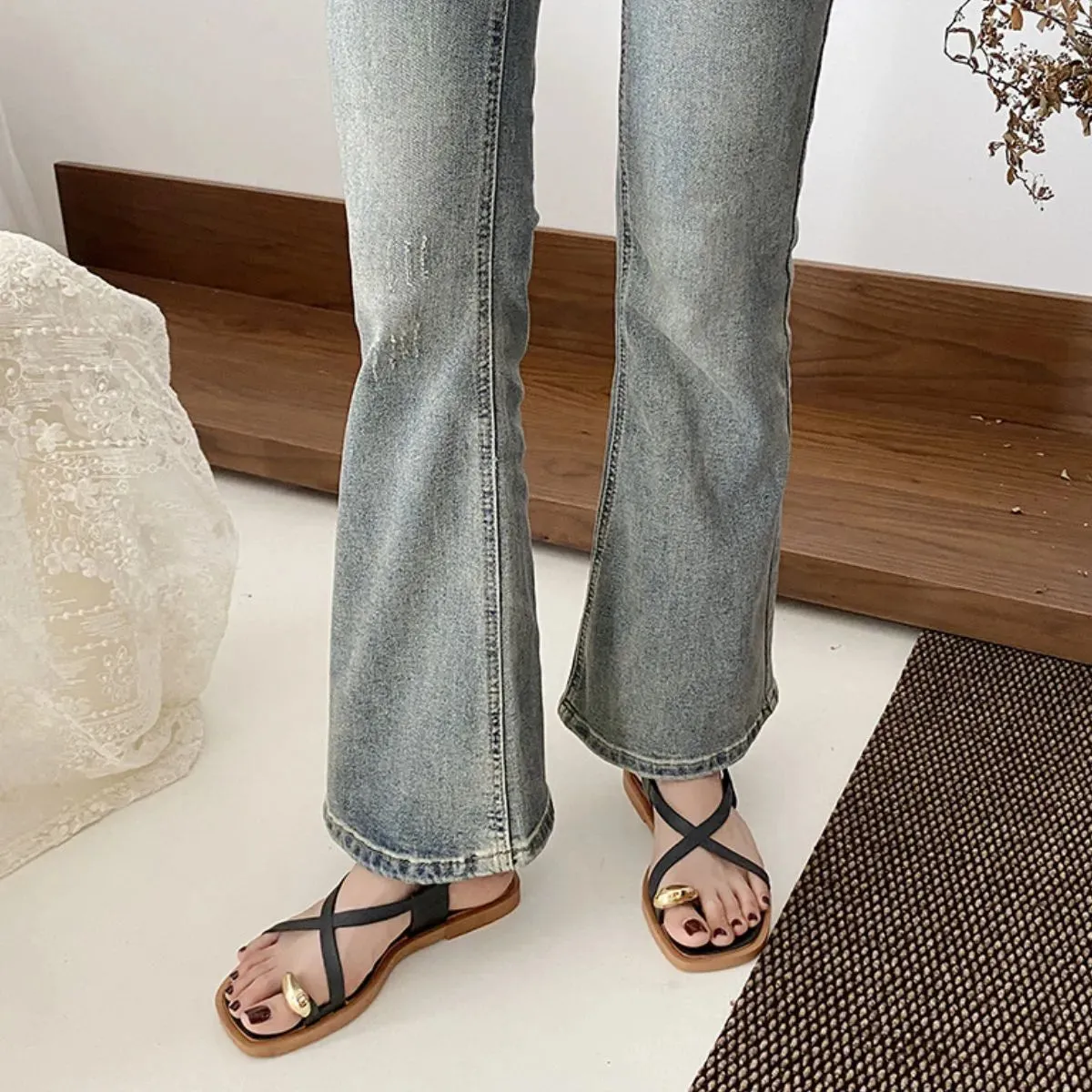 Toe Loop Flat Sandals