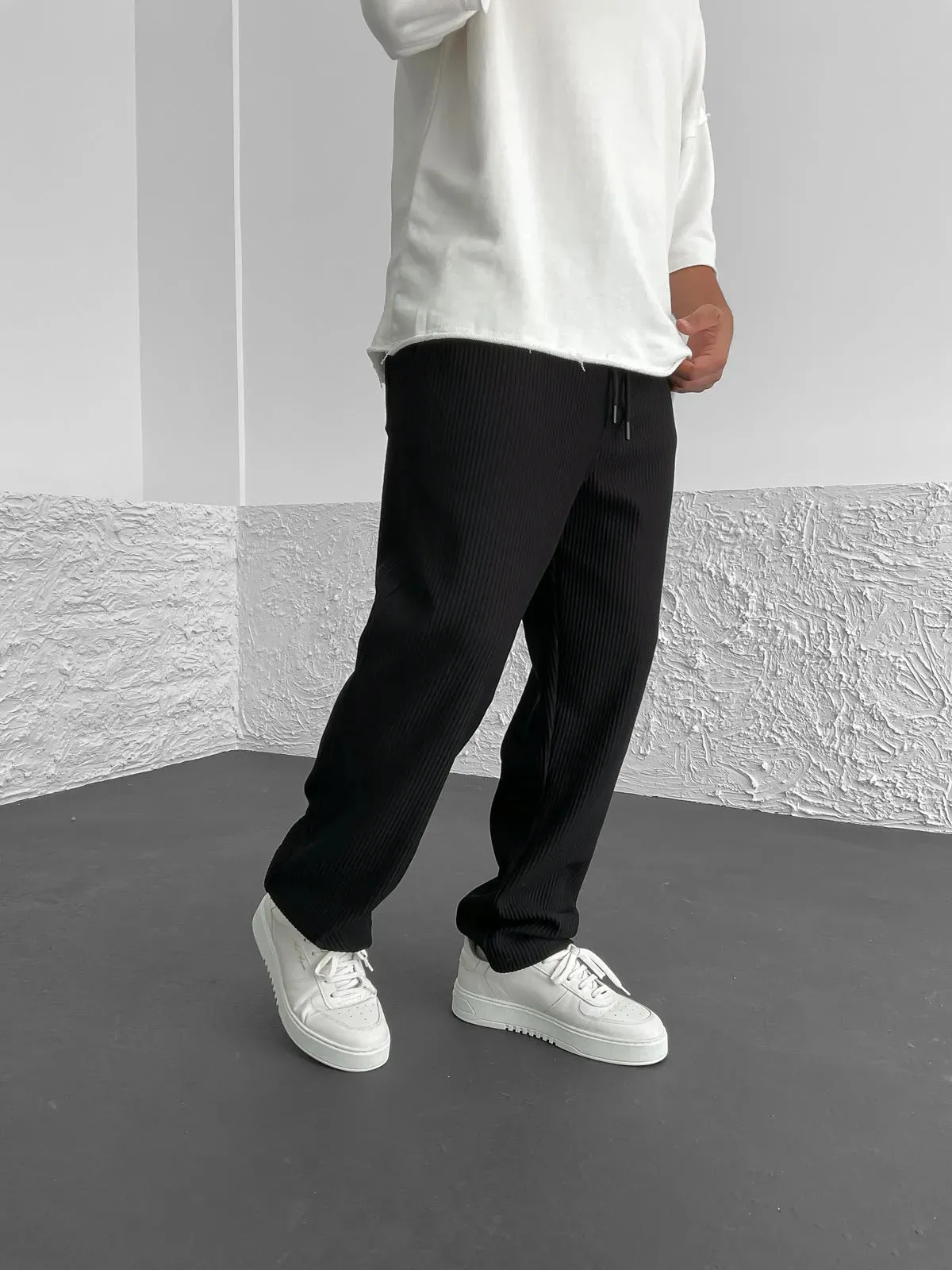 Varo | Loose Ribbed Trousers