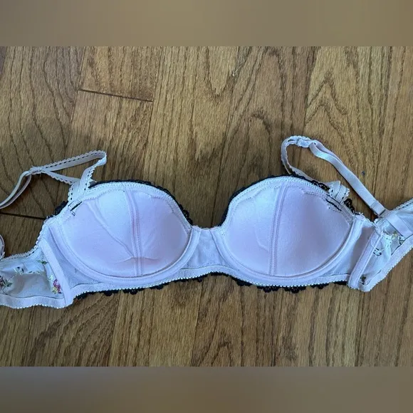 Victoria’s Secret Rare Flower Lace Bra