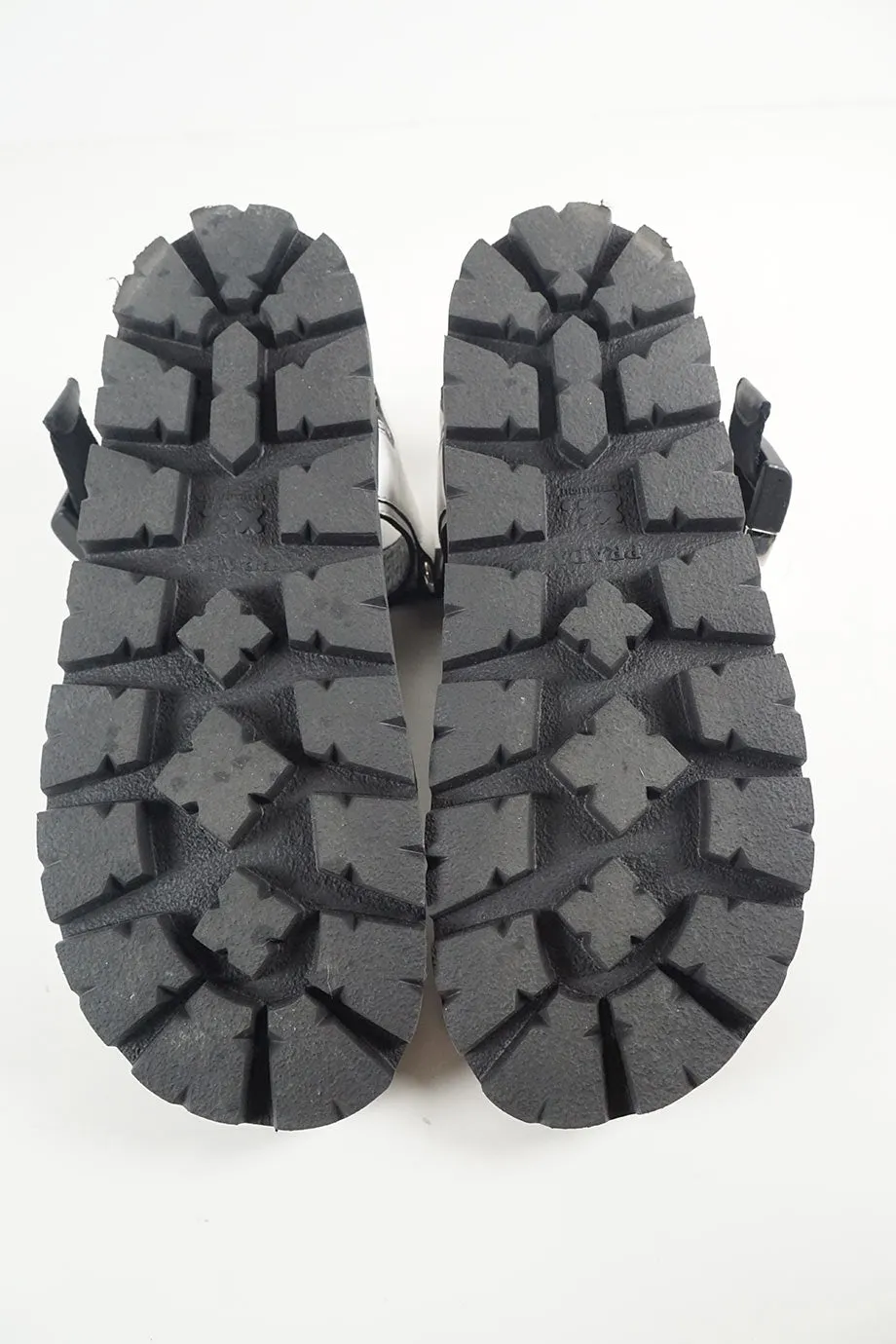 [WS5453] Prada | Flat sandals